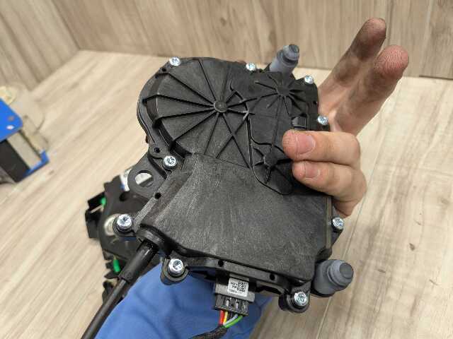 16-22 OEM BMW G11 G12 740 750 M760 Trunk Lid Power Lock Drive Actuator