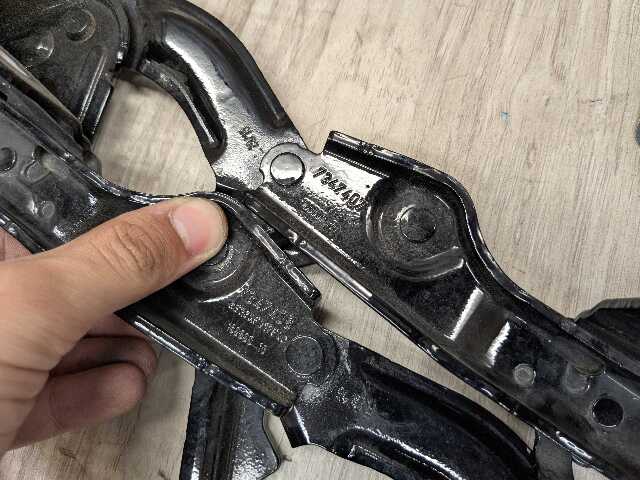 OEM BMW F90 F93 G12 G14 G15 G16 G30 M5 M8 Hood Bonnet Left Right Hood Hinges SET