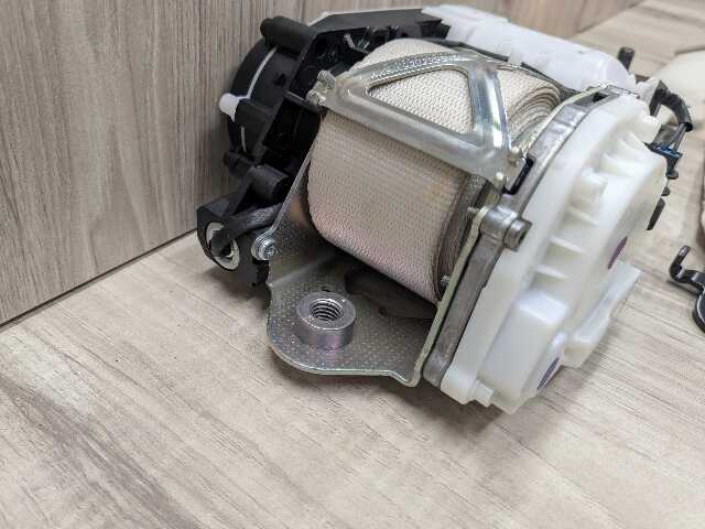 16-22 OEM BMW G11 G12 740 750 Front Right Passenger Seat Belt Retractor BEIGE