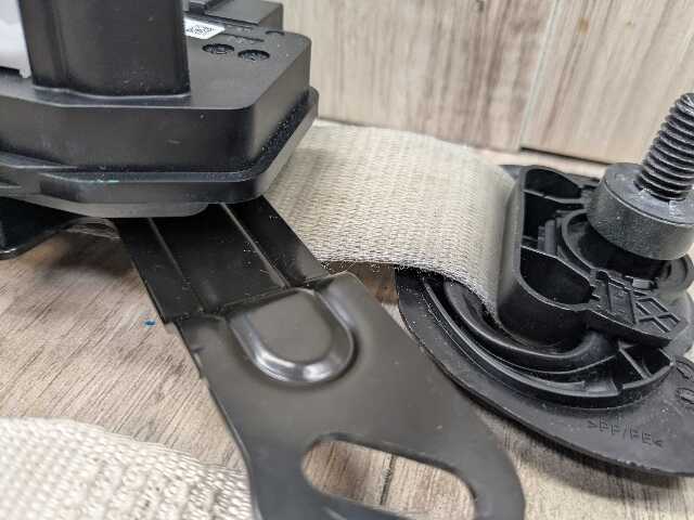 16-22 OEM BMW G11 G12 740 750 M760 Front Left Driver Seat Belt Retractor BEIGE