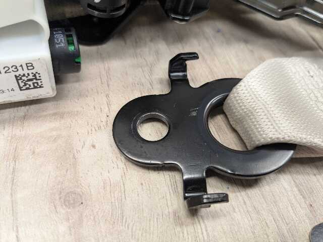 16-22 OEM BMW G11 G12 740 750 M760 Front Left Driver Seat Belt Retractor BEIGE