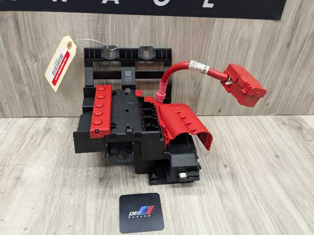 16-22 OEM BMW G12 G30 Rear Positive Battery Power Distribution Junction Fuse Box