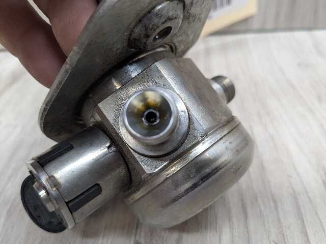 16-20 OEM BMW G11 G12 750 G30 M550 Engine N63R HPFP High Pressure Fuel Pump 1-4