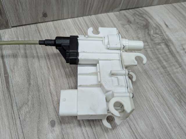 16-22 OEM BMW G11 G12 FRONT RIGHT PASSENGER Door Lock Latch Actuator SOFT CLOSE