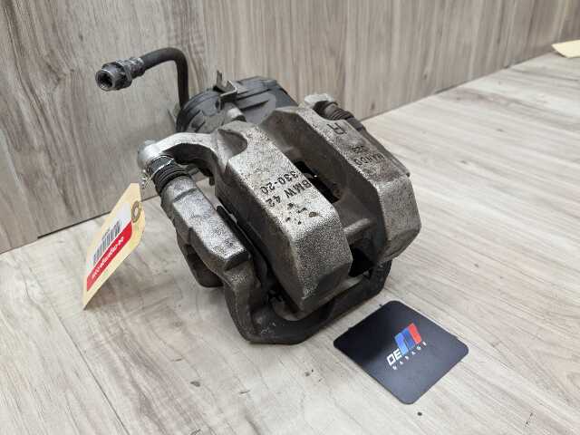 OEM BMW G20 G22 G23 G26 G42 330 M340 430 440 FRONT Right Passenger Brake Caliper