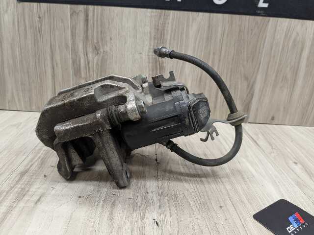 OEM BMW G20 G22 G23 G26 G42 330 M340 430 440 FRONT Right Passenger Brake Caliper