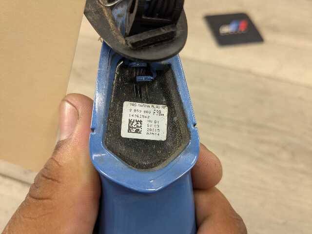 OEM BMW F22 F30 F32 F36 F80 F82 F83 M3 M4 COMFORT ACCESS Left Door Handle Blue
