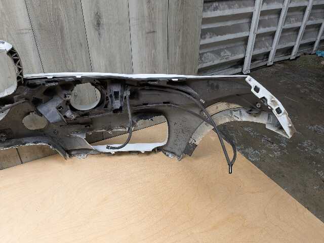 NOTE* 14-18 OEM BMW F15 X5 Front Bumper Cover Panel White 300