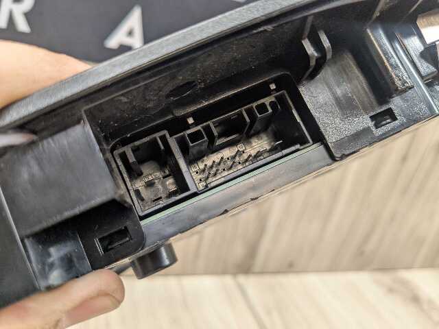 OEM BMW F22 F30 F32 F36 F80 F82 Headliner Roof Console Dome Light SOS Switch