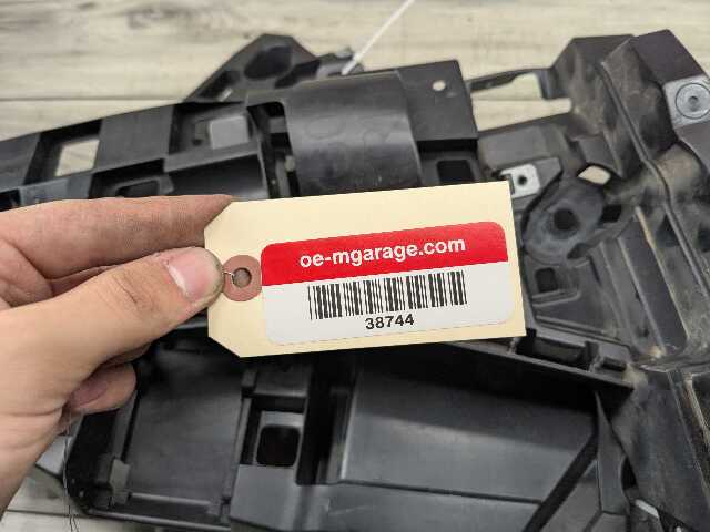 RH brackets pair