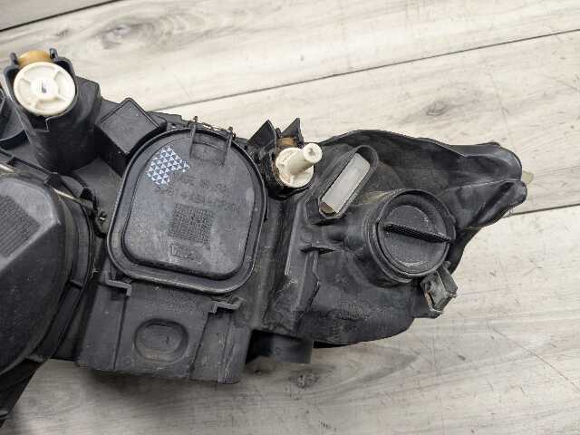 09-11 OEM BMW E90 E91 328 335 Right Passenger Halogen Headlight + Modules VALEO