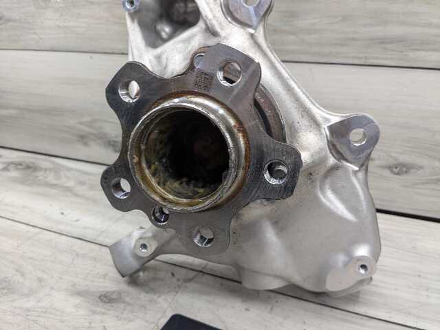 OEM BMW F95 G05 G06 G07 G09 X5 X7 Front Left Driver Hub Spindle Knuckle Bearing