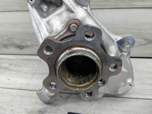 OEM BMW F95 G05 G06 G07 G09 X5 X7 Front Left Driver Hub Spindle Knuckle Bearing