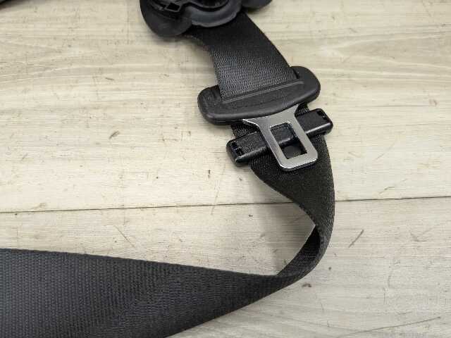 OEM BMW F95 G05 G06 G07 X5 X6 X7 Front Right Passenger Seat Belt Retractor Black