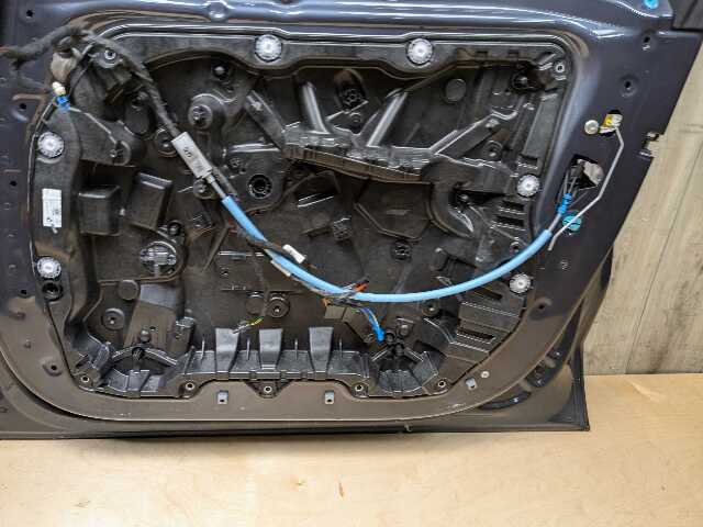 *19-25 OEM BMW F95 G05 X5 X5M Front Right Passenger Door Shell Panel Gray C27