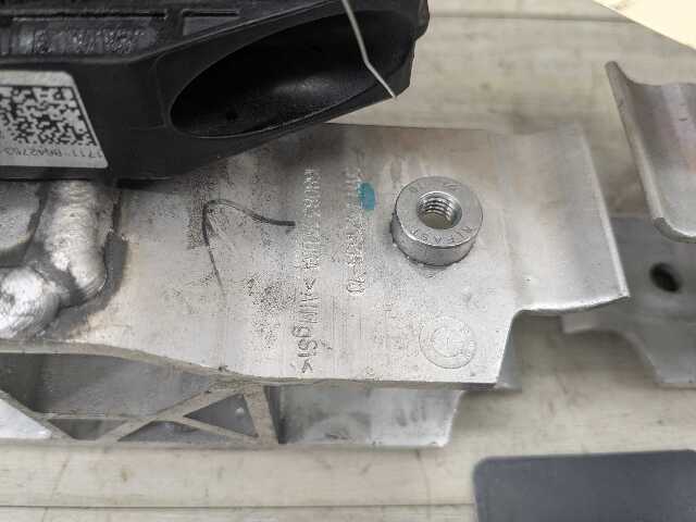 OEM BMW F95 F96 G05 G06 G07 G09 X5 X7 Left Right Bumper Impact Mount Bracket SET