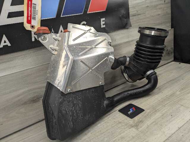 17-23 OEM BMW G05 G07 G12 G30 X5 Engine B58C Air Intake Resonator Hose Tube Pipe
