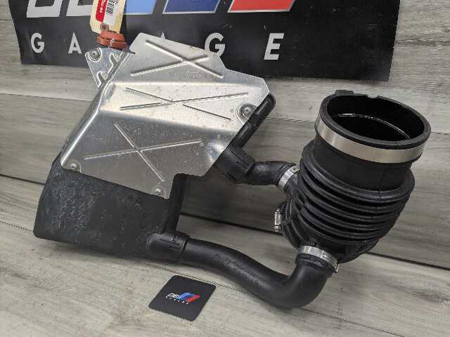 17-23 OEM BMW G05 G07 G12 G30 X5 Engine B58C Air Intake Resonator Hose Tube Pipe