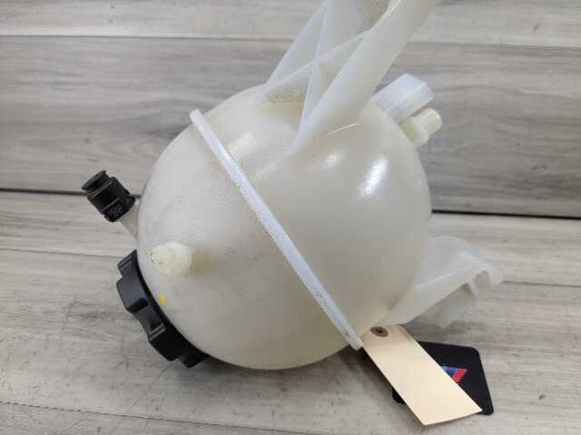19-23 OEM BMW G05 G06 G07 X5 X6 X7 Radiator Coolant Reservoir Expansion Tank