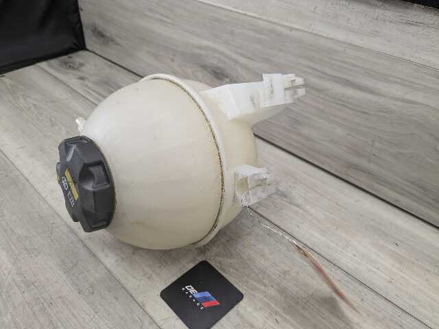 19-23 OEM BMW G05 G06 G07 X5 X6 X7 Radiator Coolant Reservoir Expansion Tank