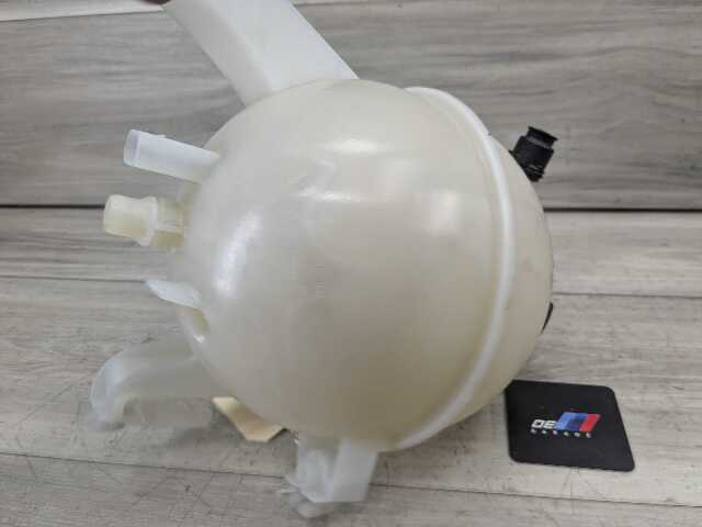 19-23 OEM BMW G05 G06 G07 X5 X6 X7 Radiator Coolant Reservoir Expansion Tank
