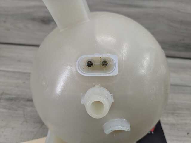 19-23 OEM BMW G05 G06 G07 X5 X6 X7 Radiator Coolant Reservoir Expansion Tank