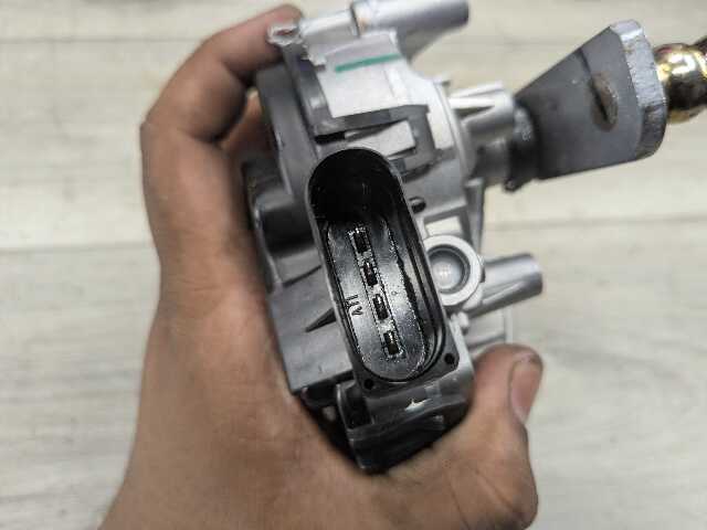 19-25 OEM BMW G05 G06 G06 X5 X6 X7 Front Windshield Wiper Motor