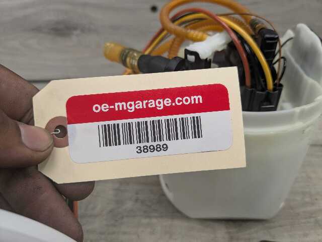 19-25 OEM BMW G05 G06 G07 X5 X6 X7 Rear Gas Tank Fuel Pump Sending Unit B58