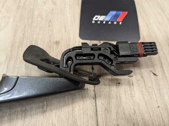 12-18 OEM BMW F30 F32 F36 F82 COMFORT ACCESS Front LEFT Driver Door Handle Gray*