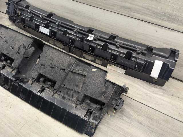 19-25 BMW G05 X5 REAR Bumper Middle Center Guide Mount Support Bracket PAIR