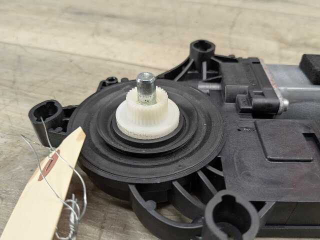 OEM BMW G20 G80 330 M340 REAR Right Passenger Side Door Window Regulator Motor
