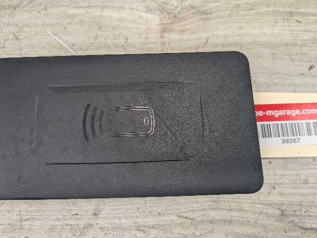 OEM BMW G20 G22 G23 G26 G80 M3 Center Console Storage Phone Car Wireless Charger