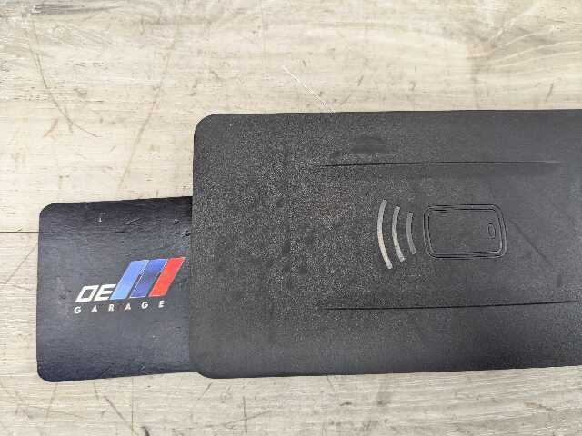 OEM BMW G20 G22 G23 G26 G80 M3 Center Console Storage Phone Car Wireless Charger