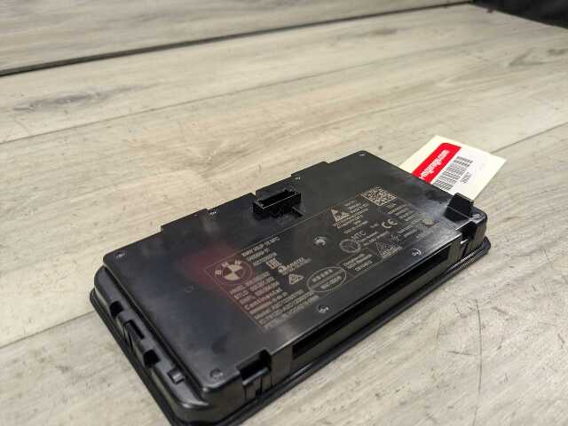 OEM BMW G20 G22 G23 G26 G80 M3 Center Console Storage Phone Car Wireless Charger