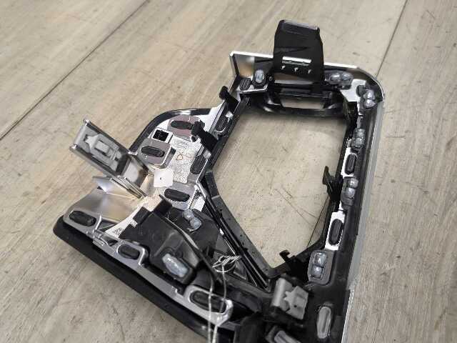 19-25 OEM BMW G20 G22 G23 G26 Left Driver Side AC Air Vent Trim