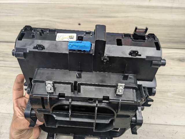 19-24 OEM BMW G20 G22 G23 G80 330 M340 Center Console Storage Cup Holder