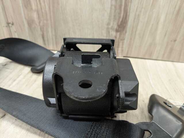 15-19 OEM BMW F16 F86 X6 X6M Rear Left Driver Side Seatbelt Seat Belt Retractor