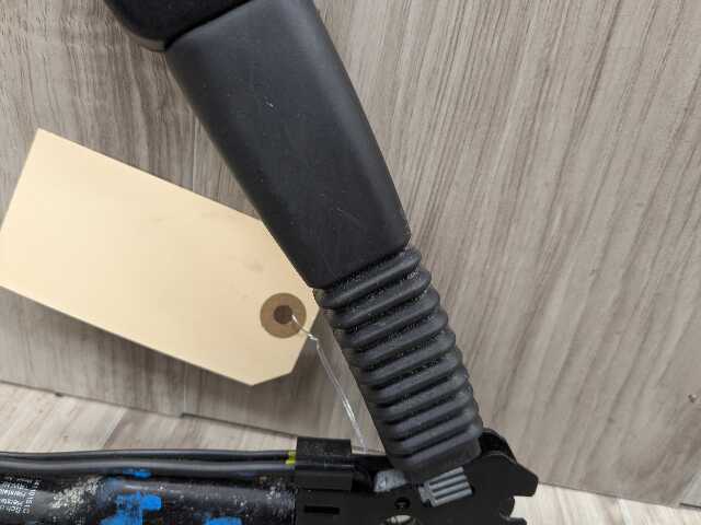 OEM BMW F30 F32 F36 F80 F82 F87 Front Right Passenger Seat Belt Buckle Tensioner
