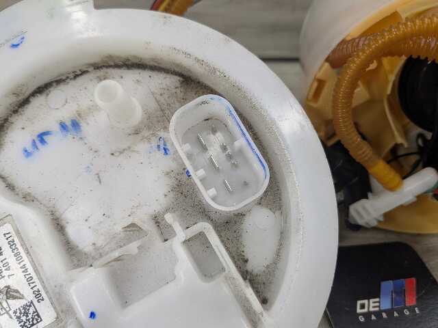 OEM BMW G20 G22 G23 G26 G42 330 M340 430 M440 Gas Tank Mounted Sending Fuel Pump