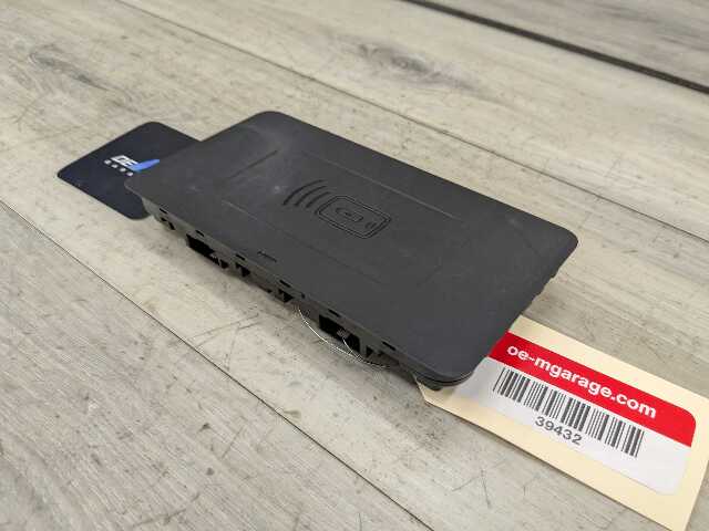 OEM BMW G05 G01 G20 G26 G80 M3 Center Console Storage Phone Car Wireless Charger