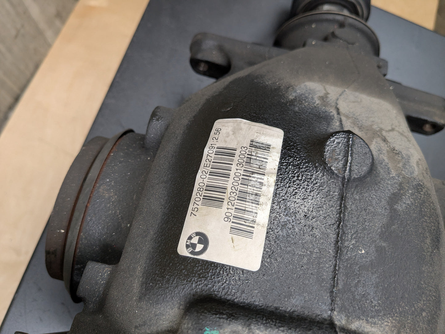 OEM BMW E82 E88 E92 E93 135 335 N54 N55 DCT Rear Differential Axle Carrier 2.56