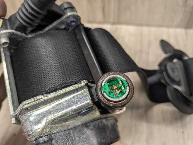 OEM BMW F15 F16 F85 X5 X6 Front Left Driver Seat Belt Seatbelt Retractor Black