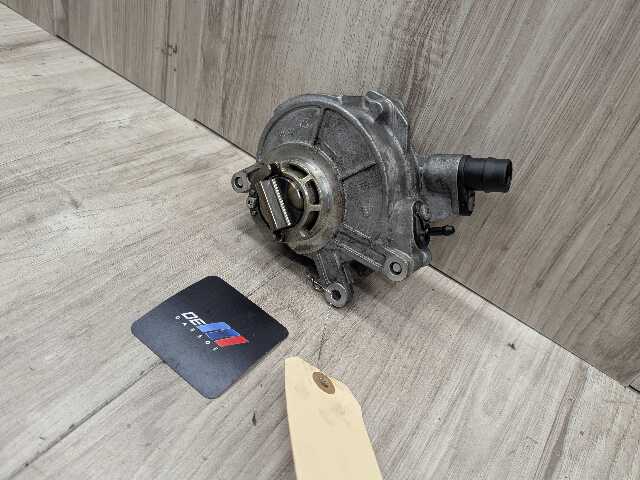OEM BMW E70 F06 F10 F13 F15 F16 F85 F86 X5 X6 X5M M5 Engine N63 S63 Vacuum Pump
