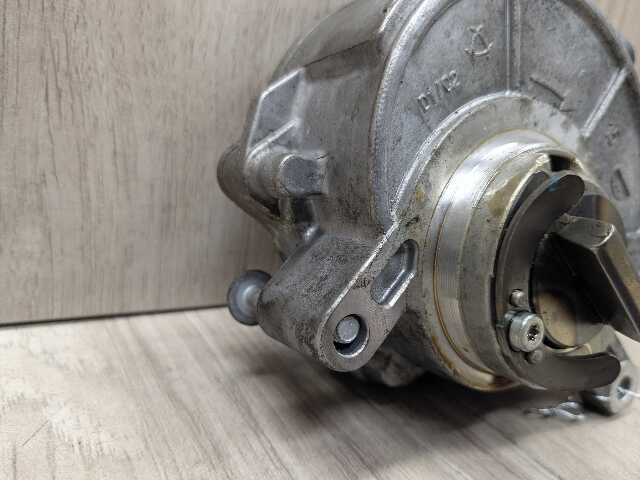 OEM BMW E70 F06 F10 F13 F15 F16 F85 F86 X5 X6 X5M M5 Engine N63 S63 Vacuum Pump