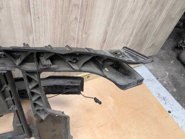 08-13 OEM BMW E82 E88 128 135 Front Radiator Support Frame Reinforce Clip Panel
