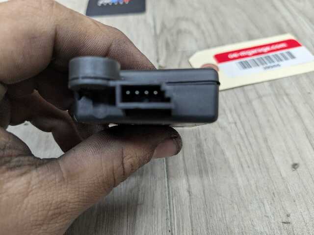OEM BMW E88 E93 Rear Left Alarm System Antenna Receiver Control Module DWA