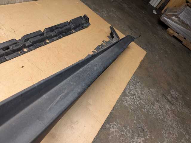 *14-18 OEM BMW F15 X5 Left Driver Side Skirt Rocker Panel Molding w/ Bracket