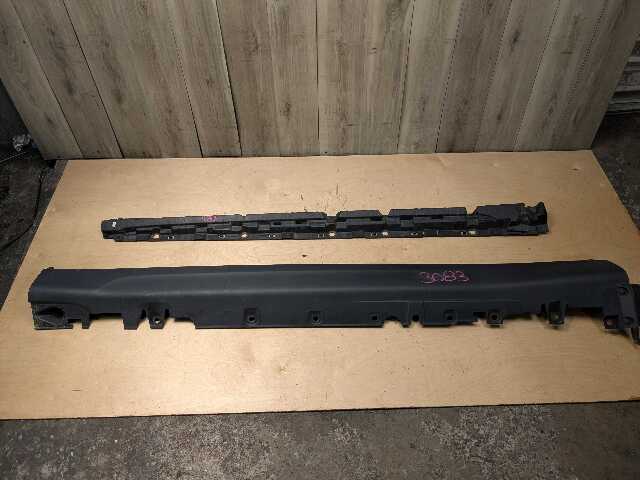 *14-18 OEM BMW F15 X5 Left Driver Side Skirt Rocker Panel Molding w/ Bracket
