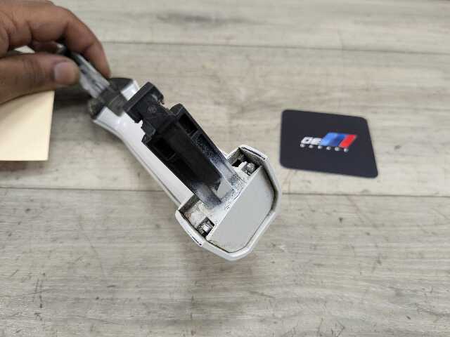 OEM BMW F15 F16 F85 F86 X5 X6 Left Driver Door Handle COMFORT ACCESS White 300