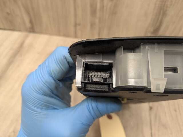 *08-13 OEM BMW E88 E93 E89 135 328 335 Z4 M3 Roof Console Dome Light SOS Switch